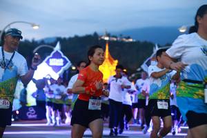 BIB: 524, 020
                            <button type="button" onclick="openModal(22341615)" class="btn btn-primary btn-sm float-right btn-popup" data-toggle="modal" data-target=".modal-high-quality">
                        <i class="fas fa-shopping-cart"></i> Add to Cart
                    </button>
                                            <button type="button" onclick="isThisMe(22341615, true)" class="btn btn-success btn-sm float-right btn-popup btn-isme hidden" data-toggle="tooltip" data-placement="bottom" title="นี่คือรูปของคุณใช่ไหม คลิกที่นี่เพื่อเอาเข้าอัลบั้ม">
                        <i class="fas fa-plus"></i> Add to album
                    </button>
                    <button type="button" onclick="isThisMe(22341615, false)" class="btn btn-warning btn-sm float-right btn-popup btn-isnotme hidden">
                        <i class="fas fa-ban"></i> Remove from album
                    </button>